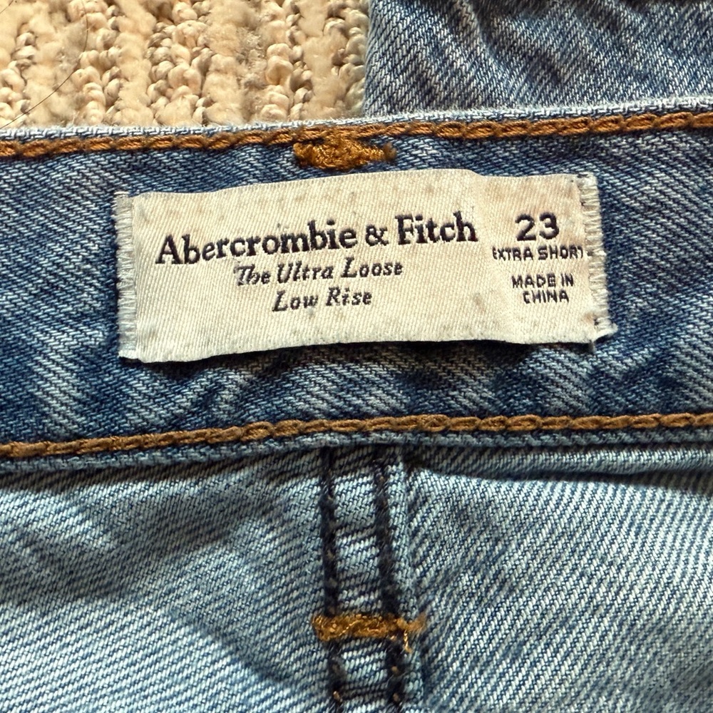 NWT Abercrombie & Fitch A&F Ultra Loose Low Rise jean 23 x-short denim - Picture 6 of 12